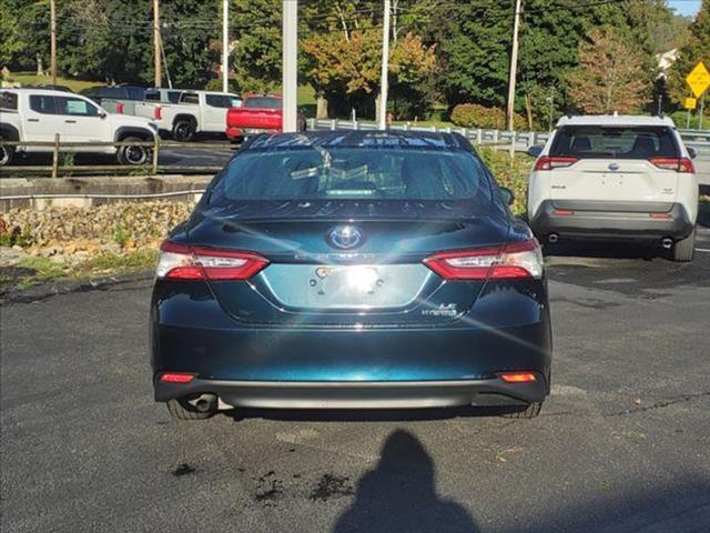 2018 toyota camry hybrid le