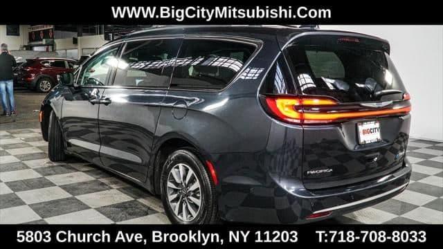 2021 chrysler pacifica hybrid touring l in brooklyn, new york