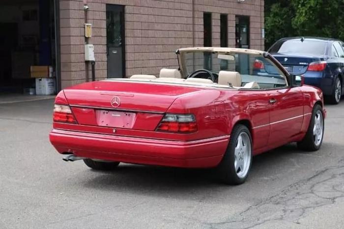 1994 mercedes-benz e-class e 320 cabriolet 2d in bristol, connecticut