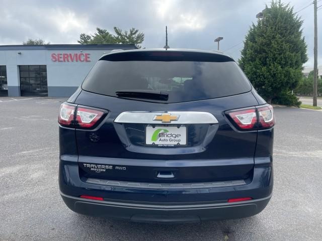 2017 chevrolet traverse ls