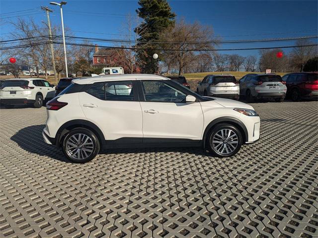 2024 nissan kicks sv