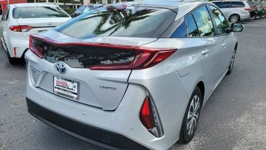 2022 toyota prius prime le