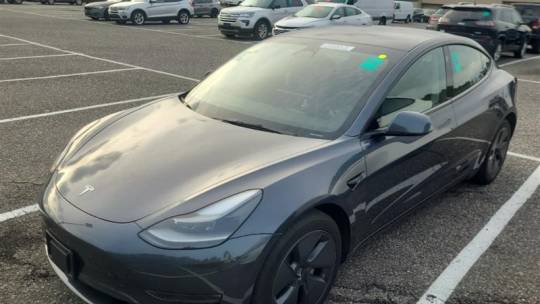 2023 Tesla se