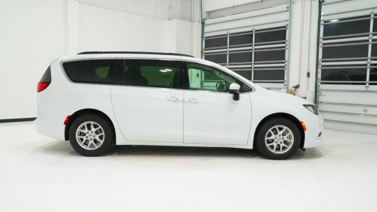 2021 Chrysler Voyager