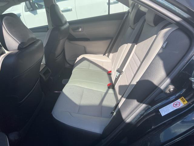 2016 toyota camry se