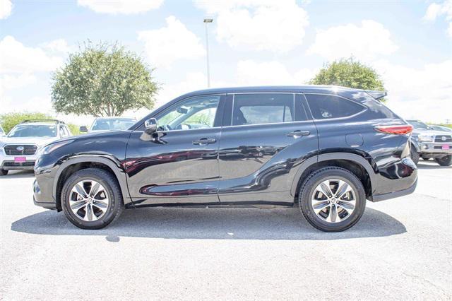 2022 toyota highlander xle