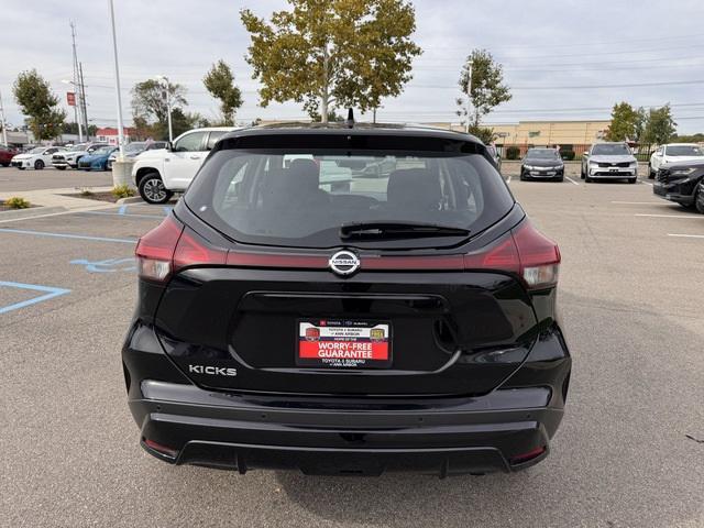 2021 nissan kicks s