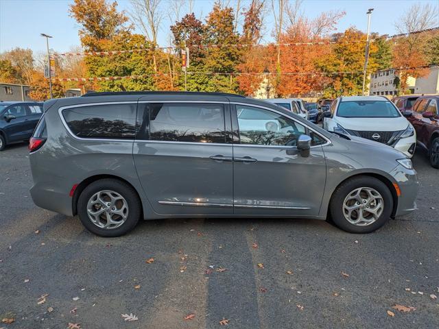 2022 chrysler pacifica limited
