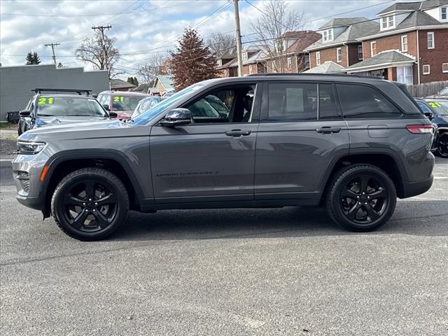 2022 jeep grand cherokee altitude