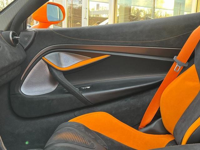 2024 mclaren 750s base