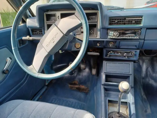 1981 nissan 720 pickup white rwd manual king cab