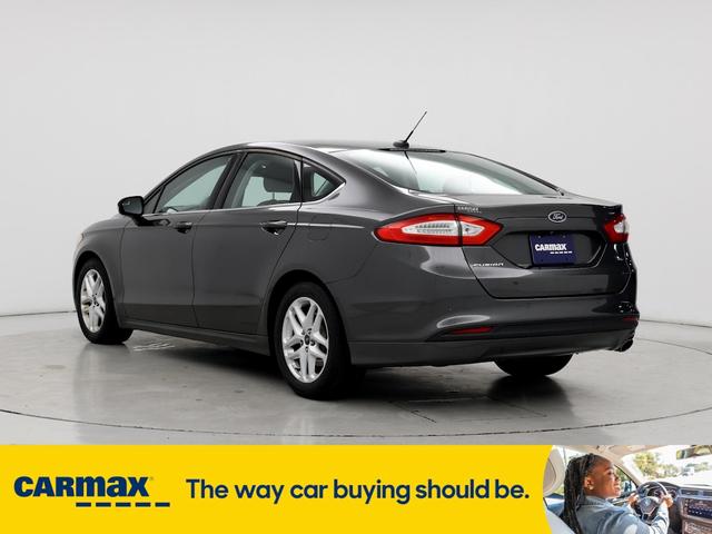 2016 ford fusion se