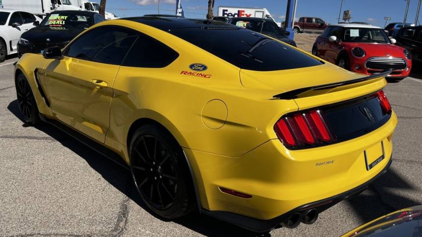2017 ford mustang