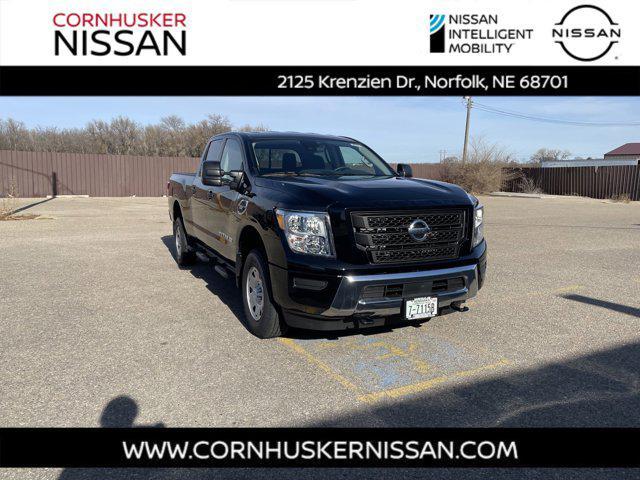 2022 nissan titan xd sv
