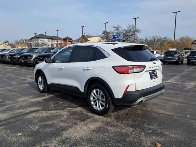 2021 ford escape se