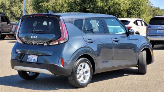 2023 kia soul lx