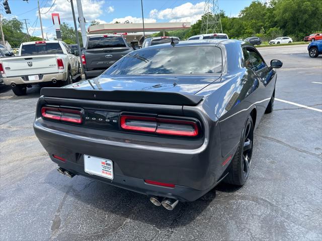 2015 dodge challenger sxt