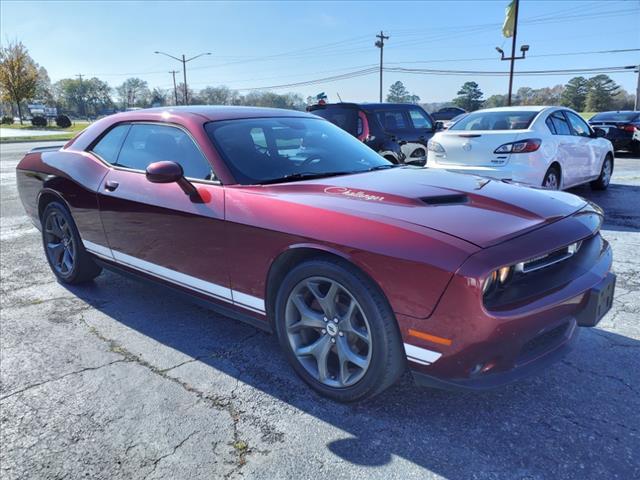 2017 dodge challenger sxt