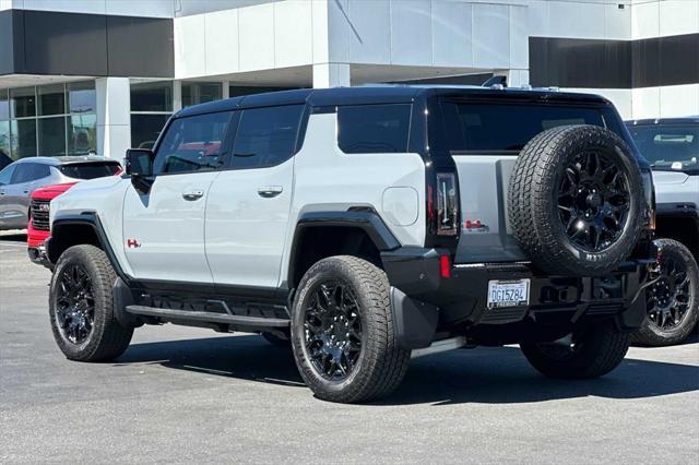 2024 gmc hummer ev suv 2x