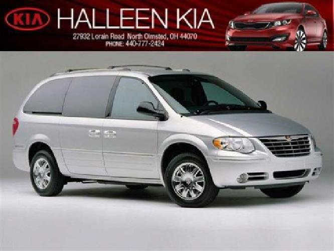 2005 chrysler town & country lx in north olmsted, oh