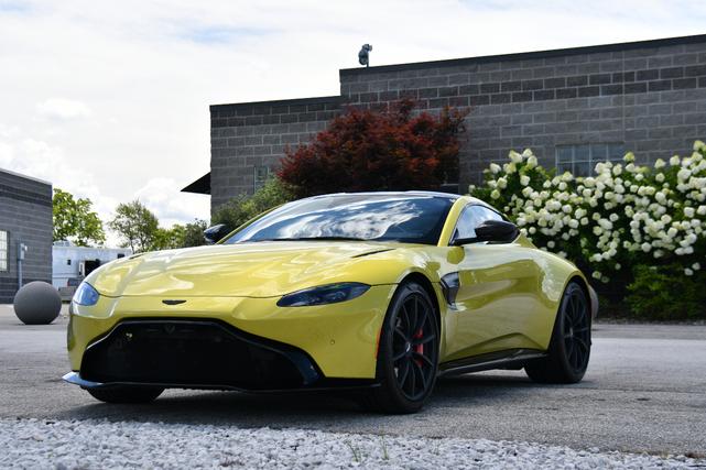 2023 aston martin vantage base