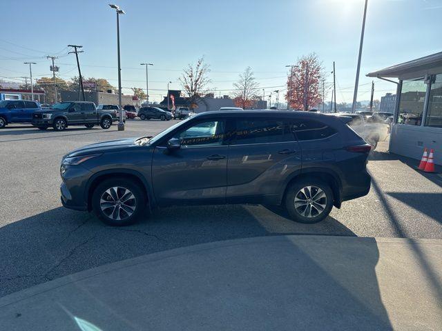2021 toyota highlander xle