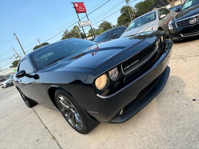 2014 dodge challenger sxt