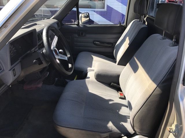 1987 toyota pickup dlx 2d 4wd long bed
