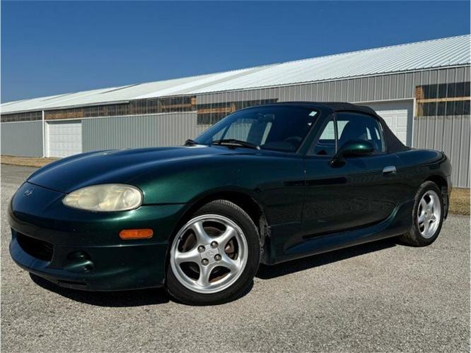 2001 mazda mx-5 miata in staunton, illinois