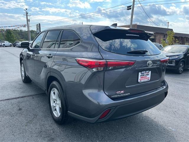 2023 toyota highlander le