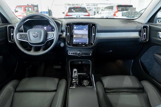2024 volvo xc40 b5 plus bright theme