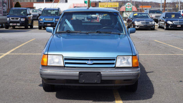 1989 ford escort 1.9l auto 2dr. hatchback low miles no reserve