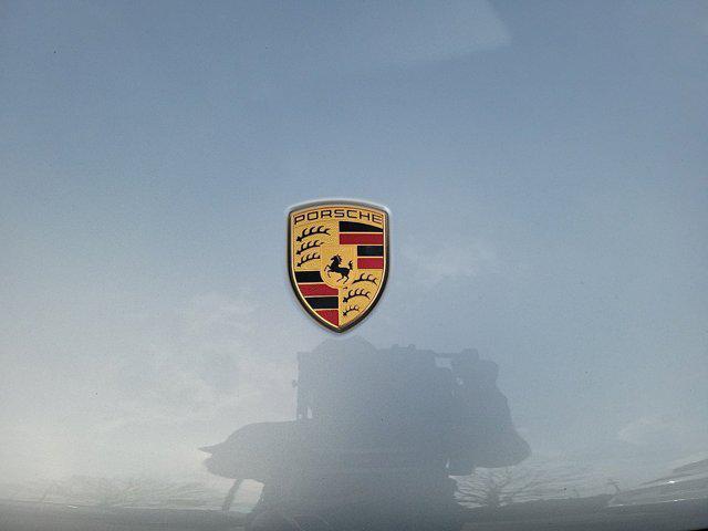 2021 porsche macan base