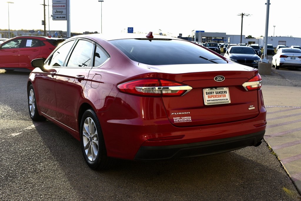 2020 ford fusion se