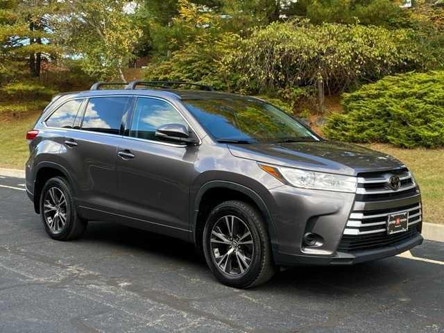 2018 toyota highlander le
