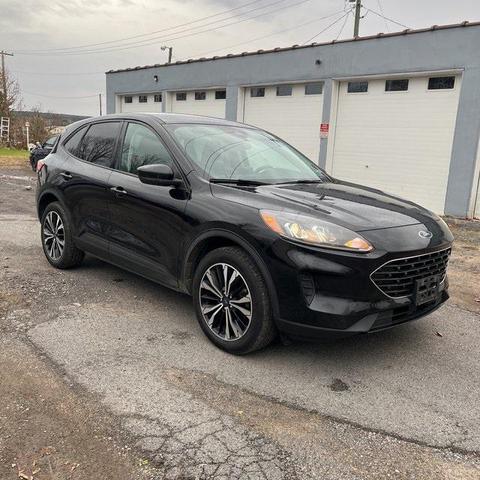 2021 ford escape se