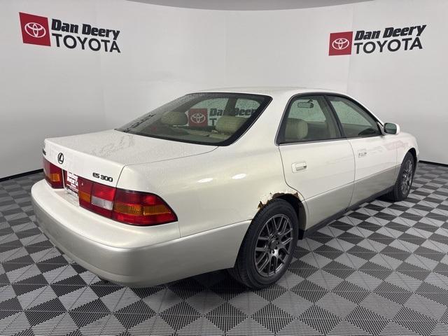 1999 lexus es 300 base (a4)