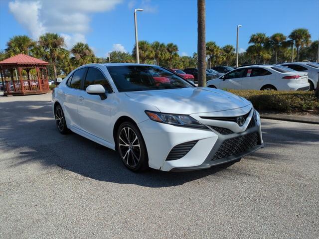 2018 toyota camry se
