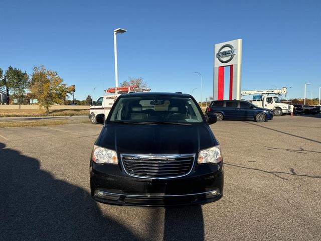 2014 chrysler town & country touring