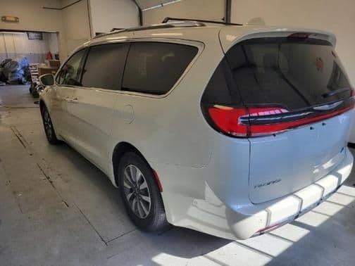 2021 chrysler pacifica hybrid touring l front-wheel drive passenger van in brookfield, connecticut