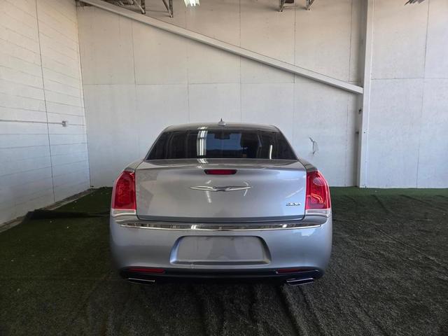 2017 chrysler 300 limited