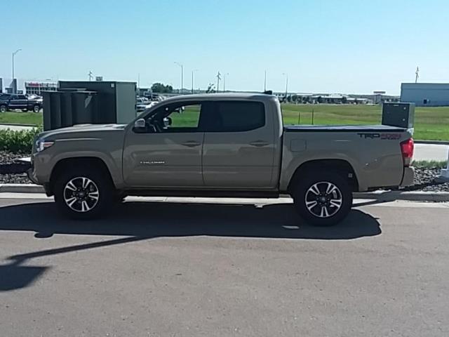 2017 toyota tacoma sr5 v6 4x4 sr5 v6 4dr double cab 5.0 ft sb for sale in jolly acres, south dakota