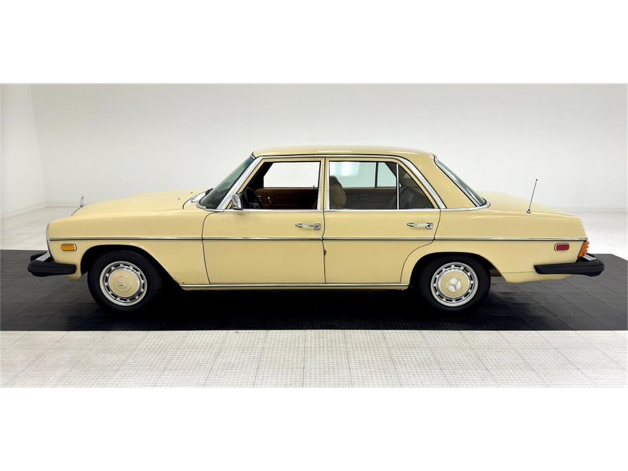 1975 mercedes-benz 300d