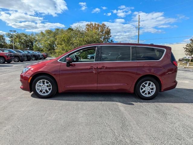 2022 chrysler voyager lx