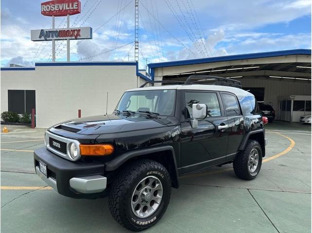 2012 toyota fj cruiser base
