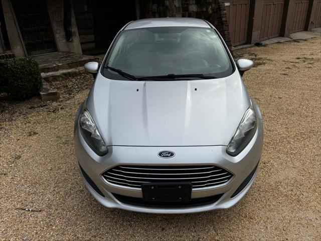 2018 ford fiesta se sedan