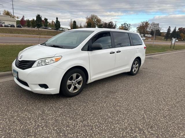 2011 toyota sienna base
