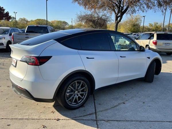 2023 tesla model y in minneapolis, minnesota