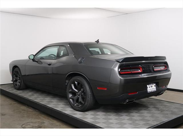 2020 dodge challenger sxt