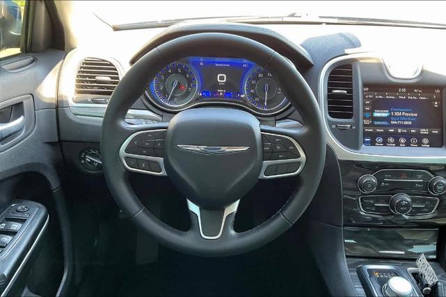 2022 chrysler 300 touring l